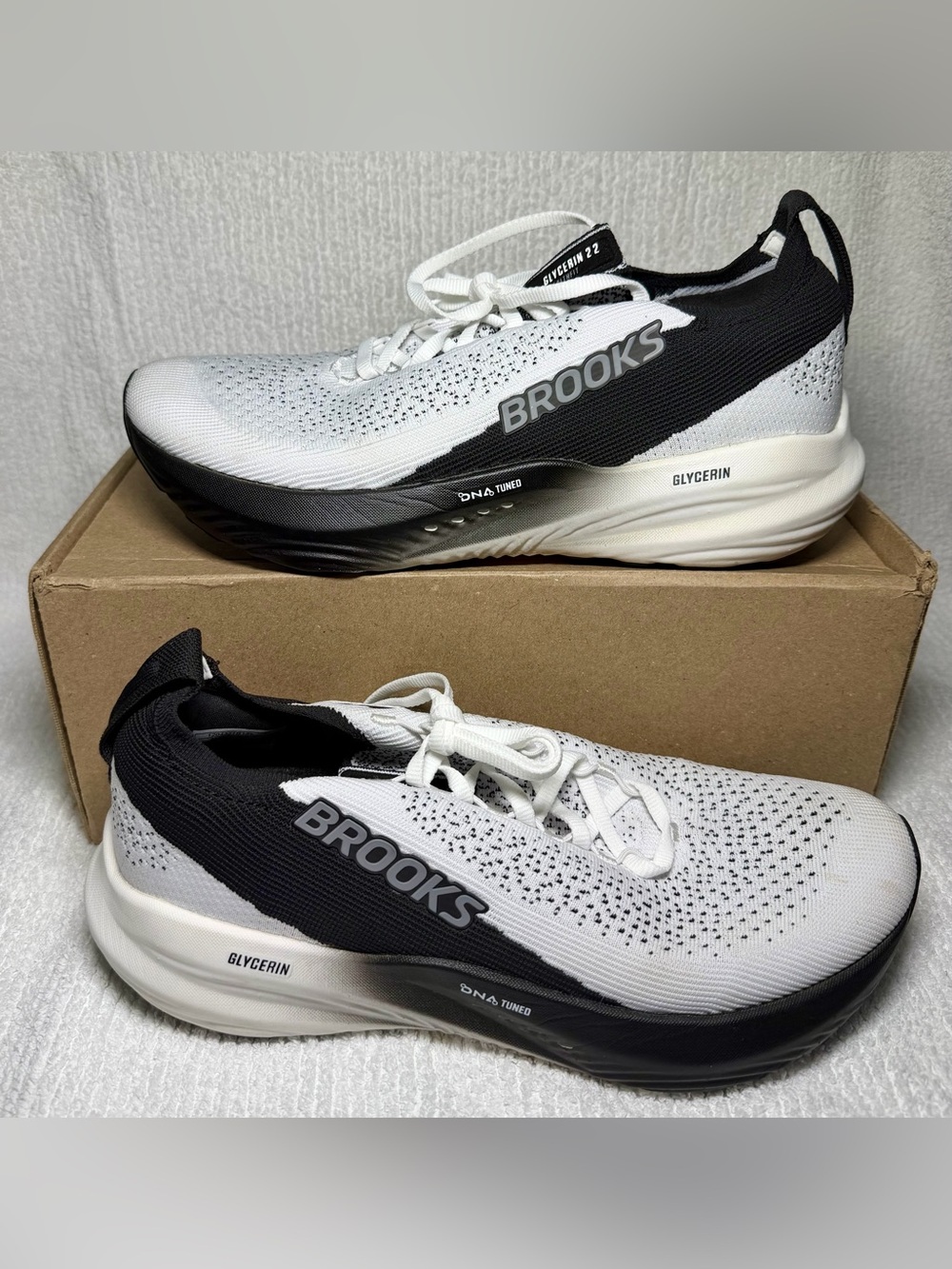 Brooks Glycerin 22 Women’s 10.5 B White Black Running Shoes 1204341B135